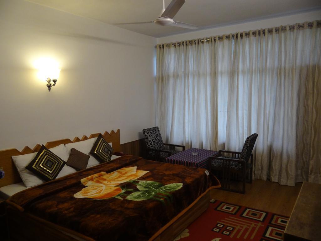 Hotel Natraj Manali Νταραμσάλα Δωμάτιο φωτογραφία