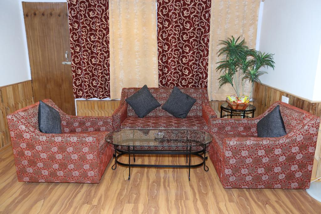 Hotel Natraj Manali Νταραμσάλα Δωμάτιο φωτογραφία