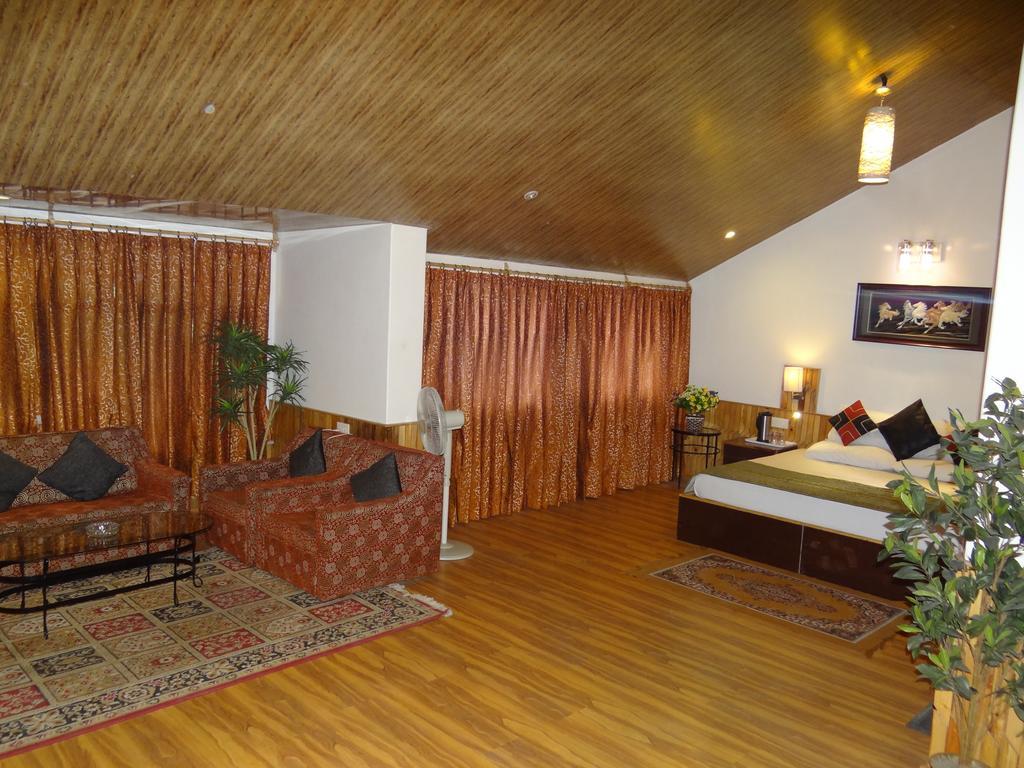 Hotel Natraj Manali Νταραμσάλα Δωμάτιο φωτογραφία